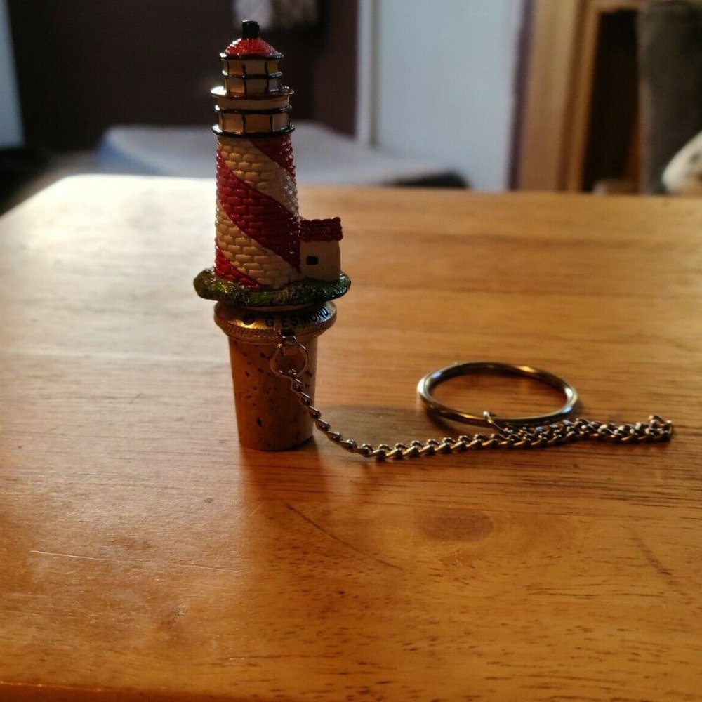 LOT OF 5LIGHTHOUSE SOLID PEWTER/CORK BOTTLE STOPPER WITH CHAIN HAND PAINTED BNIB - Picture 2 of 6
